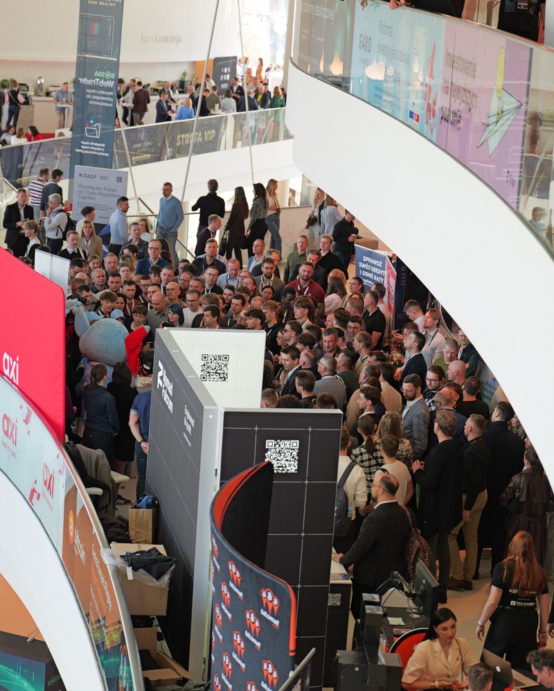 Invest Cuffs expo hall crowd